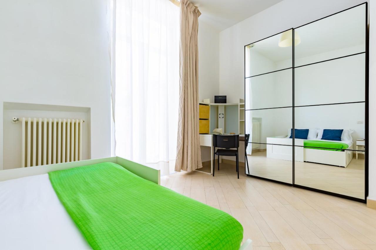 Apartment With Balcony In Palazzo Diaz By Wonderful Italy نابولي المظهر الخارجي الصورة