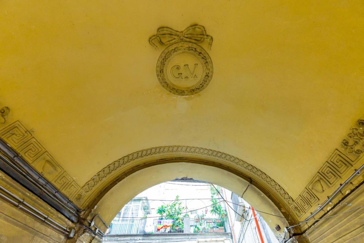 Apartment With Balcony In Palazzo Diaz By Wonderful Italy نابولي المظهر الخارجي الصورة